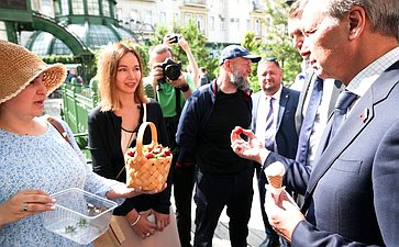 На Тверской площади в Москве в рамках мероприятий Второго форума тружеников села состоялось торжественное награждение победителей четвертого Национального органического конкурса