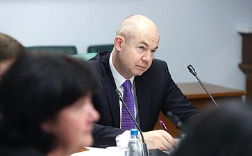 Совещание «Роль налоговых льгот в стимулировании научно-технологического развития РФ и повышении результативности научных исследований: эффективная мера государственной поддержки научной и инновационной деятельности или инструмент налоговой оптимизации»