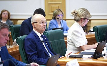 Владимир Киселев