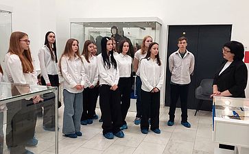 Владимир Нетёсов организовал для обучающихся МБОУ СОШ № 9 экскурсию в Центр военно-патриотического воспитания «Музей-диорама»