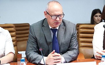 Совещание Комитета СФ по Регламенту и организации парламентской деятельности «Профессиональная этика в деятельности должностных лиц органов публичной власти»