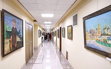 В Совете Федерации открылась выставка «Любовь к Родине дыша»