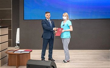 Юрий Архаров поздравил коллектив городской клинической больницы имени О.М. Филатова с 40-летием со дня основания