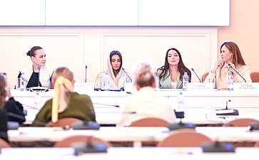 «Все мы родом из детства». IV Международный форум «Содружество моды»