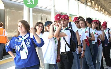Торжественная встреча участников проекта «Поезд Памяти» на Белорусском вокзале в Москве