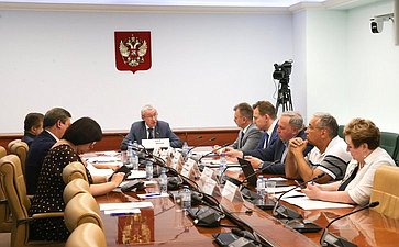 «Круглый стол» в рамках работы Временной комиссии по защите государственного суверенитета и предотвращению вмешательства во внутренние дела РФ