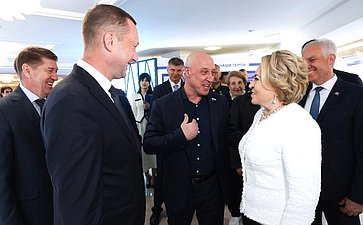 Валентина Матвиенко и Роман Бусаргин осмотрели выставку, посвященную действующим и перспективным проектам развития Саратовской области