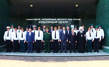 Андрей Серёжников поздравил выпускников Хабаровского пограничного института ФСБ