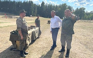 Сергей Рябухин в ходе рабочей поездки в регион посетил учебный центр войск связи Ульяновского гарнизона