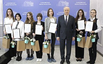Валерий Радаев наградил победителей VI Всероссийской школы-конкурса «Портрет твоего края»