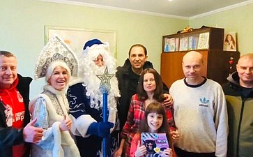 Андрей Хапочкин принял участие в благотворительной акции «Елка желаний»