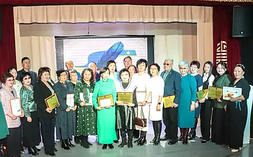 Баир Жамсуев в рамках региональной недели в п. Агинское принял участие в торжественной церемонии награждения премией «Журналист года»