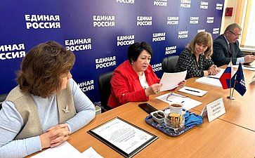 Людмила Талабаева провела приём граждан во Владивостоке