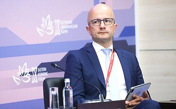 Сессия «Свобода предпринимательства в России: развитие государственных механизмов защиты и поддержки бизнеса». X Восточный экономический форум