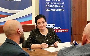 Лариса Мельник провела первый прием граждан в Севастополе