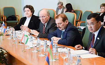 Члены Совета Федерации приняли участие в заседаниях постоянных комиссий МПА СНГ Белоусов