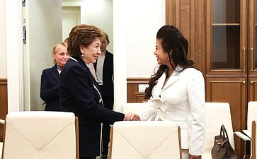 Галина Карелова провела в Совете Федерации встречу с одной из ведущих женщин-предпринимательниц Вьетнама – Ле Хоанг Зиеп Тхао