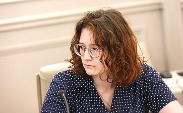 Встреча Александра Варфоломеева с членами молодежного парламента при Тульской областной Думе