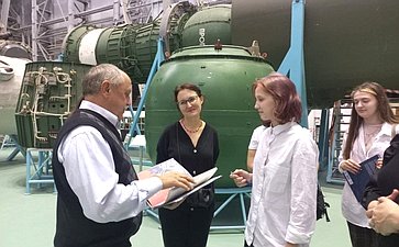 Денис Гусев провёл встречу c руководителем некоммерческой организации дополнительного образования «Друзья Заполярья»