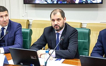 Круглый стол на тему «Обеспечение устойчивого развития арктических поселков и сел»