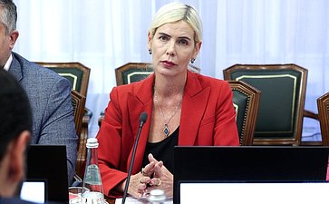Ильяс Умаханов провел встречу с Чрезвычайным и Полномочным Послом Королевства Бахрейн в РФ Ахмедом Абдулрахманом Махмудом Аль-Саати и Главой Представительства Лиги арабских государств в России Валидом Хамидом Шилтагом