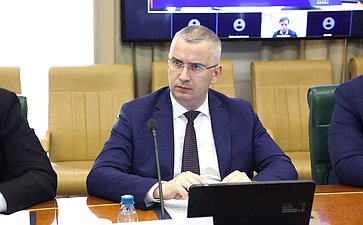 Круглый стол Комитета СФ по экономической политике на тему «О расширении маршрутной сети воздушных перевозок, выполняемых из аэропортов Дальнего Востока»