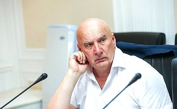 Совещание Комитета СФ по аграрно-продовольственной политике и природопользованию «Проблемы и перспективы развития автоматизированной торговли в Российской Федерации – качество воды в розлив»