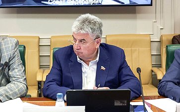 Геннадий Емельянов