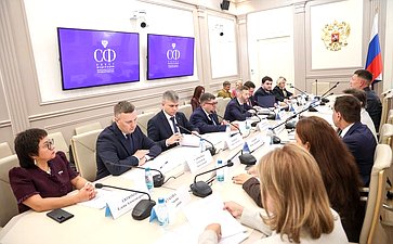 Встреча председателя Комитета СФ по аграрно-продовольственной политике и природопользованию Александра Двойных с Губернатором Чукотского автономного округа Владиславом Кузнецовым