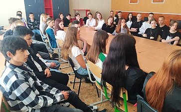 Игорь Кастюкевич инициировал проведение телемостов со школьниками из новых регионов, которые организуют участники проекта «Правовая мастерская России»