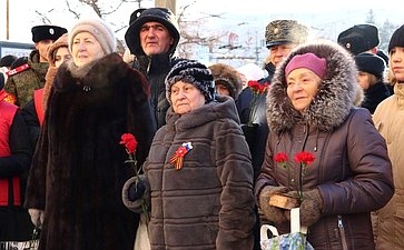 Дмитрий Перминов принял участие в митинге в честь 80-летия со дня снятия блокады, который прошел на Ленинградской площади
