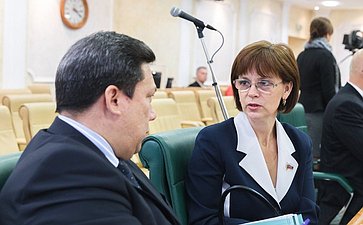 Встреча с сенаторами-5 Елена Попова
