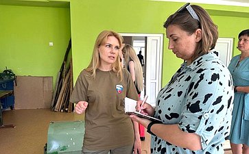 Дарья Лантратова проверила ход восстановления социальных объектов Марковского района ЛНР