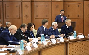 Сахамин Афанасьев принял участие в научно-экспертном форуме «Арктика — территория стратегических исследований: итоги, новые вызовы и горизонты»