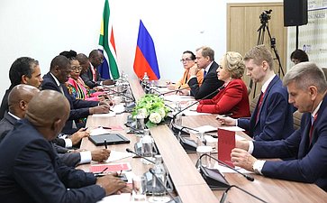Встреча Председателя Совета Федерации Валентины Матвиенко с Вице-президентом ЮАР Полом Машатиле