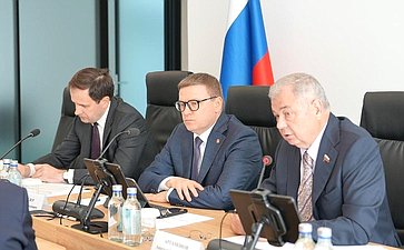 Председатель Комитета СФ по бюджету и финансовым рынкам Анатолий Артамонов принял участие в заседании комиссии Государственного Совета РФ по направлению «Экономика и финансы»
