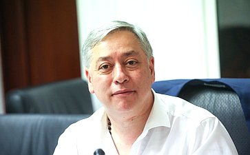 Совещание Комитета СФ по аграрно-продовольственной политике и природопользованию «Проблемы и перспективы развития автоматизированной торговли в Российской Федерации – качество воды в розлив»