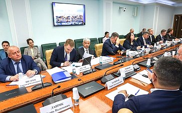 Круглый стол Комитета Совета Федерации по социальной политике совместно с Комитетом Совета Федерации по экономической политике «Создание в России федеральных круглогодичных курортов: реализация федерального проекта «Пять морей и озеро Байкал»»