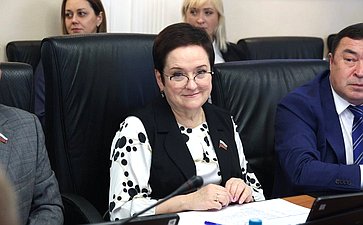 Лариса Мельник