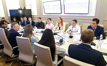 Семинар-совещание Палаты молодых законодателей при Совете Федерации с участием лидеров студенческих движений города Москвы на тему «Молодежный парламентаризм — от диалога к действию»