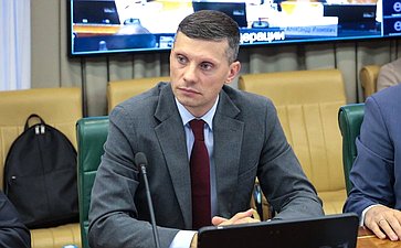 Совещание Комитета СФ по федеративному устройству, региональной политике, МСУ и делам Севера совместно с Советом по вопросам развития Дальнего Востока, Арктики и Антарктики при СФ и Комитетом Совета Федерации по экономической политике