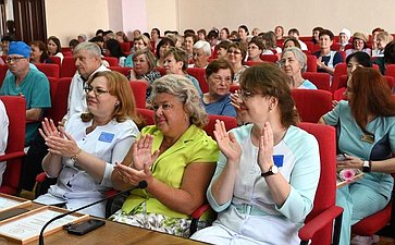 Айрат Гибатдинов поздравил медиков с приближающимся Днем медицинского работника