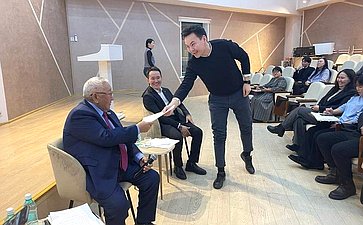 Егор Борисов встретился в г. Якутске с молодыми специалистами – государственными гражданскими служащими Республики Саха (Якутия)
