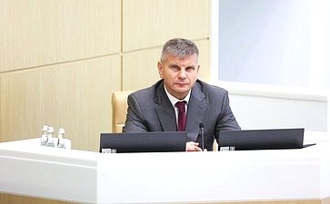 Геннадий Голов