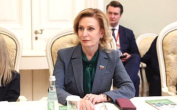 Инна Святенко