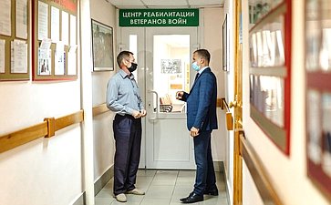 Владимир Кравченко посетил реабилитационный центр, где внедрена система медико-социальной поддержки воинов-интернационалистов