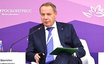 Панельная дискуссия «Инвестиции в киберустойчивость: как риск-ориентированный подход меняет традиционную модель кибербезопасности». X Восточный экономический форум