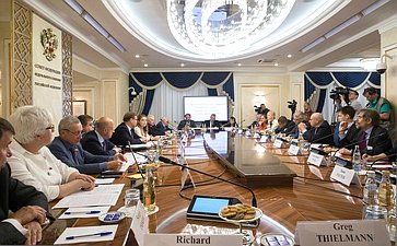 Встреча членов Комитета СФ по международным делам с американскими экспертами по контролю над вооружениями