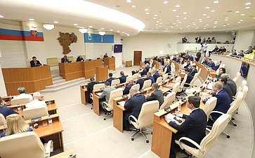 Сергей Рябухин в ходе рабочей поездки в регион принял участие в заслушивании отчета губернатора Алексея Русских в Законодательном Собрании о результатах деятельности правительства области за 2024 год