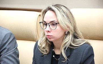 Совещание Комитета СФ по экономической политике «Вопросы увеличения производства автомобилей для оказания услуг такси с учетом требований к уровню их локализации»